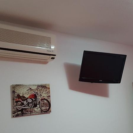 Hostal El Parque San Martín de la Vega Dış mekan fotoğraf