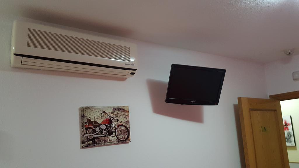 Hostal El Parque San Martín de la Vega Dış mekan fotoğraf