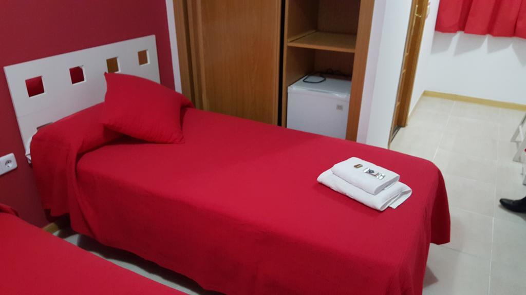 Hostal El Parque San Martín de la Vega Dış mekan fotoğraf
