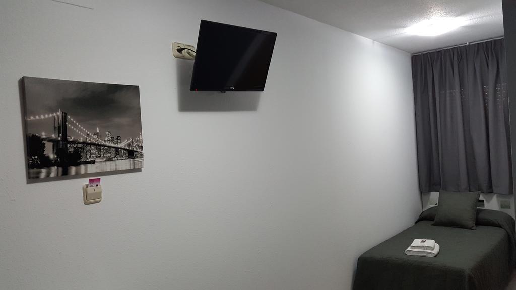 Hostal El Parque San Martín de la Vega Dış mekan fotoğraf